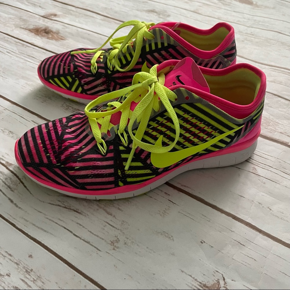 NIKE Free Run Sneakers Shoes Neon Pink 6